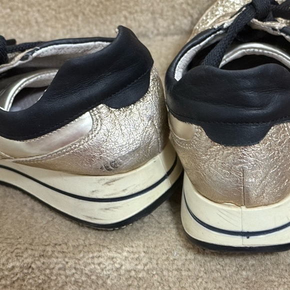 Stylish Gold Women's Sneakers - Picture 4 of 4